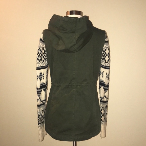 Army Green Utility Jacket w Knitted Sleeve🧶 - Picture 2 of 7